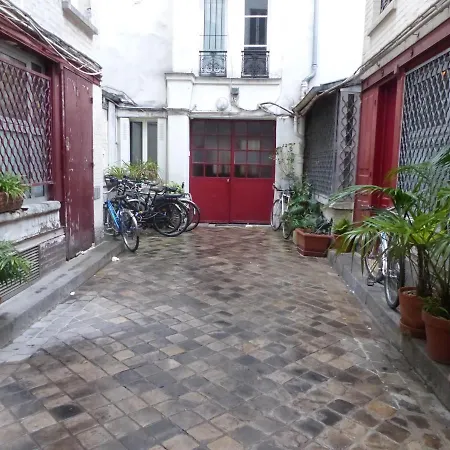 Apartment Pres Parc Buttes Chaumont Paris